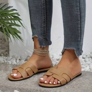 Brand New Camel / Tan Non-Slip Flat Slides Summer Sandals Open Round Toe Size 9